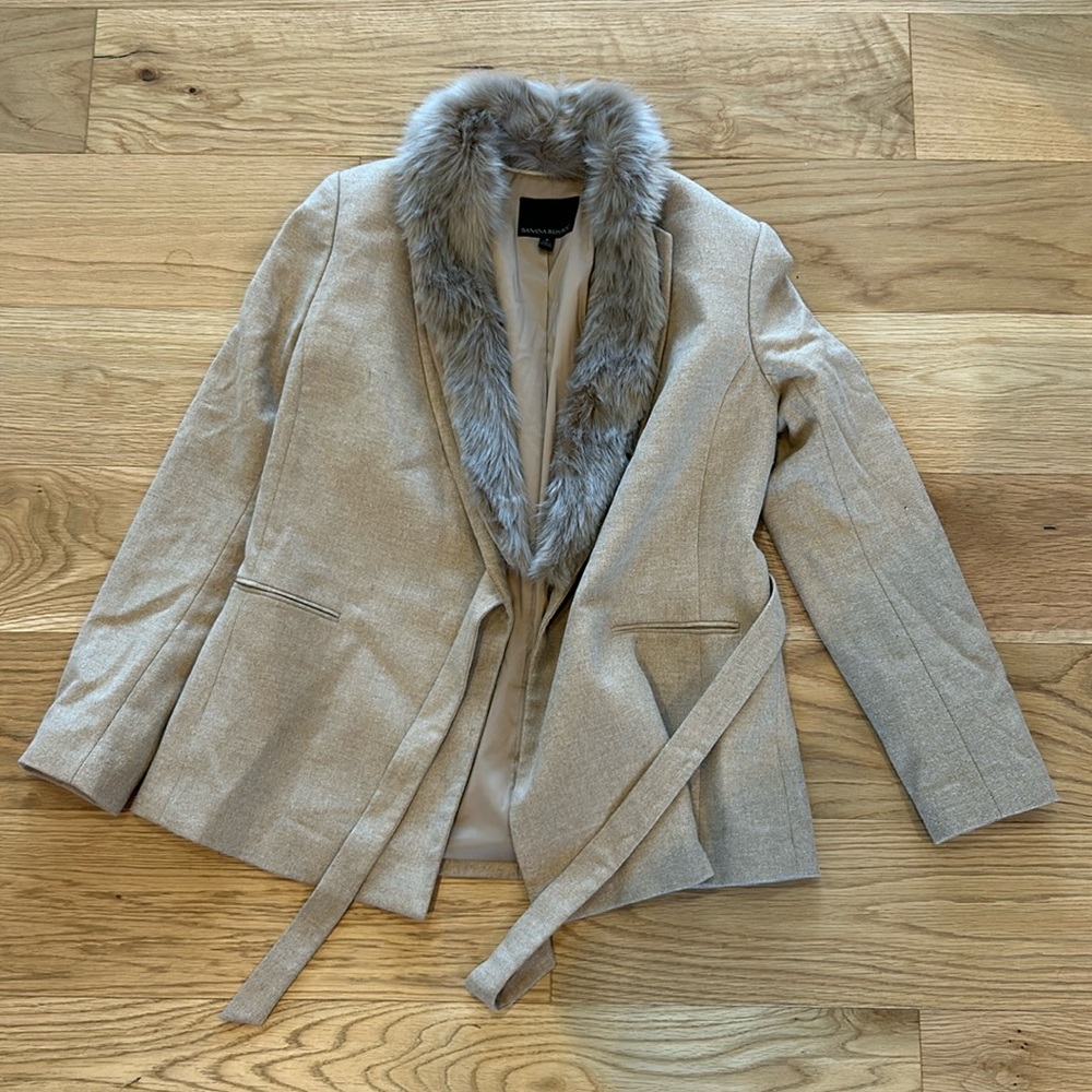 Women’s Banana Republic Tie Waist Blazer (size 8)